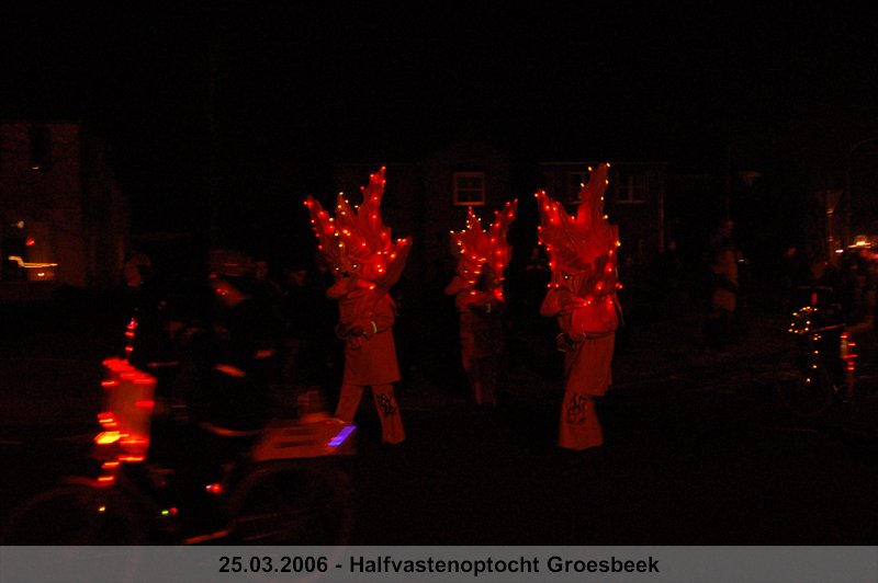 071.jpg