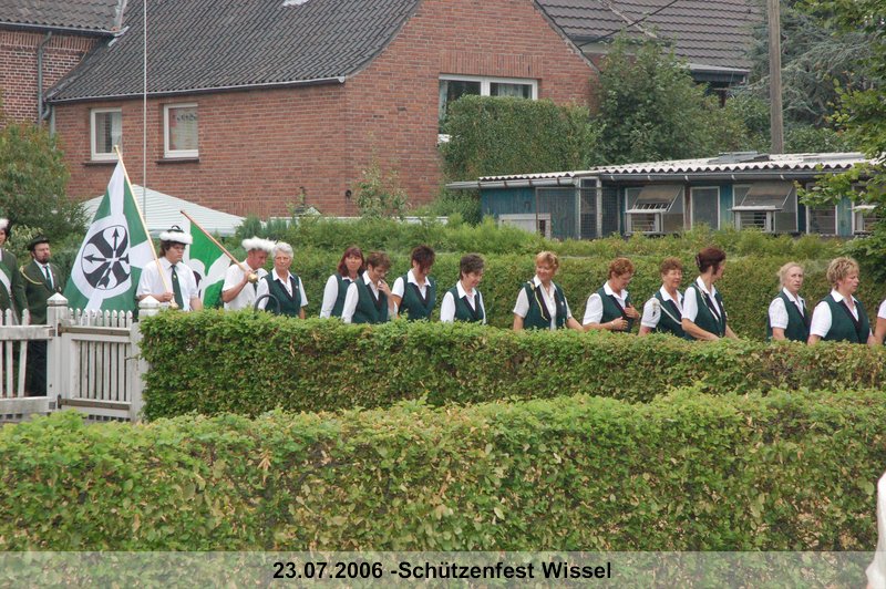 041.jpg