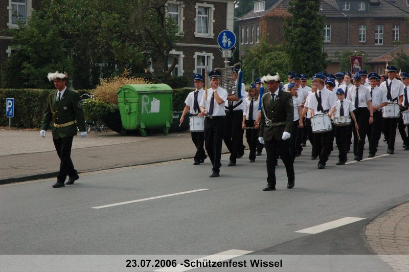 051.jpg