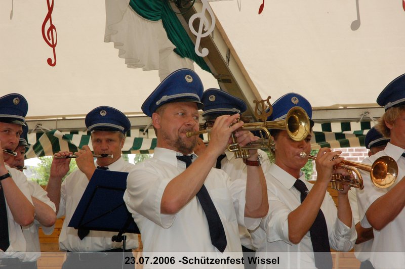 071.jpg