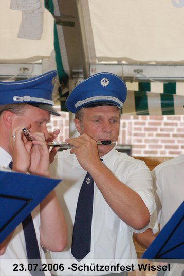072.jpg
